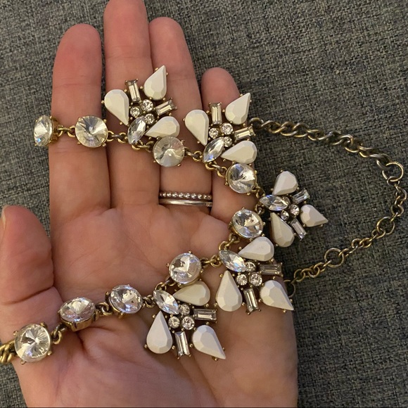 JCrew | White Statement Necklace - Picture 4 of 4